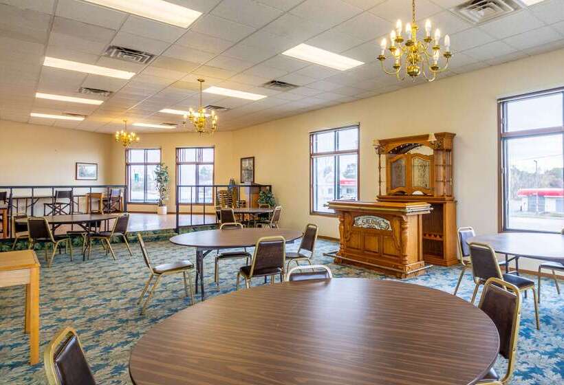 فندق على الطريق Econo Lodge