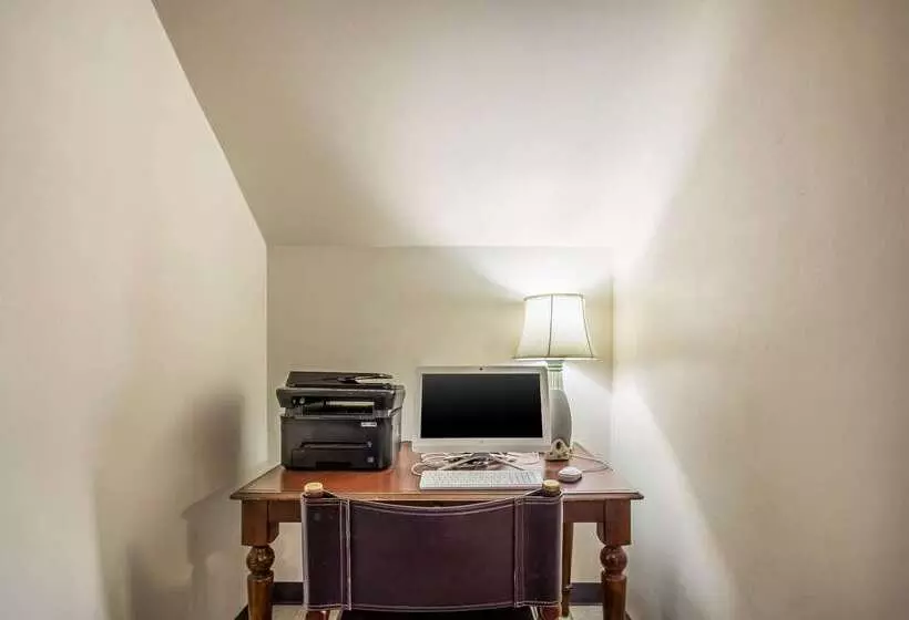 Мотель Econo Lodge