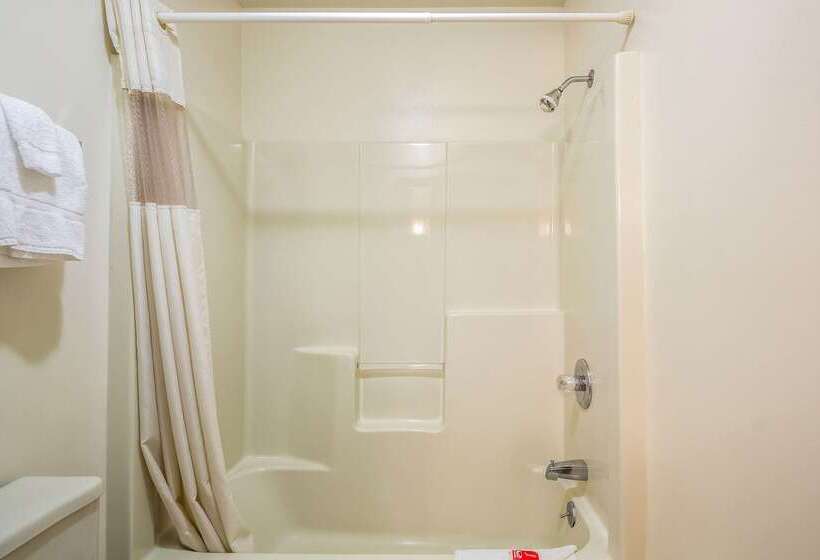 فندق على الطريق Econo Lodge