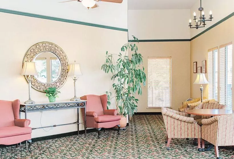 مُتل Lavissh Inn & Suites