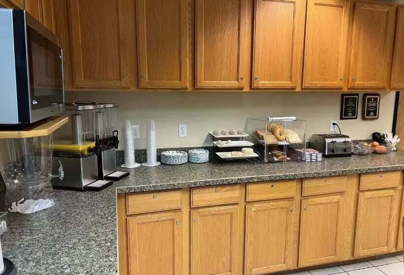 مُتل Lavissh Inn & Suites