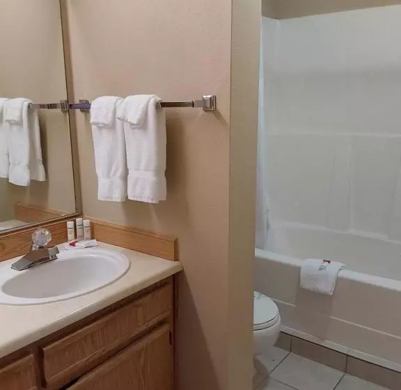 مُتل Lavissh Inn & Suites