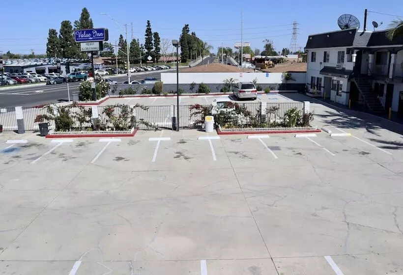 汽车旅馆  Value Inn Bellflower