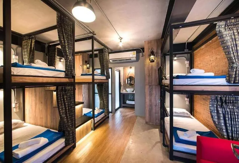 هاستل Sri Ayutthaya