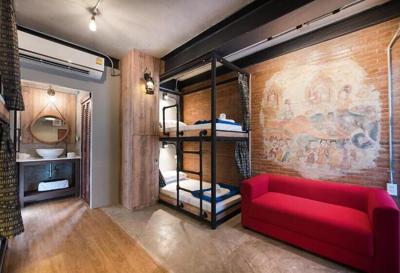 Hospedaria Sri Ayutthaya