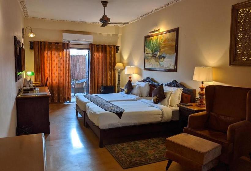 בית מלון כפרי The Earth House Resort