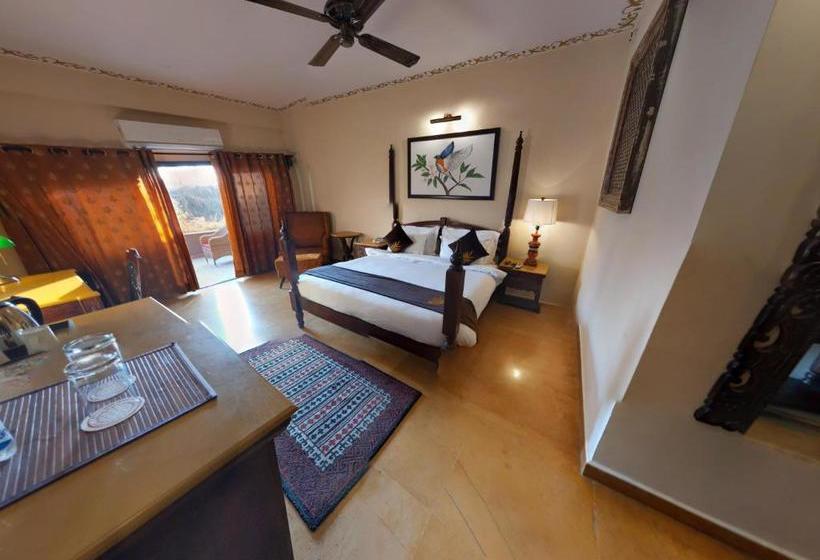 בית מלון כפרי The Earth House Resort