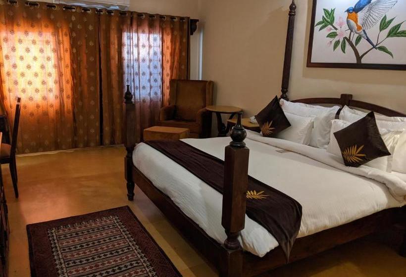 בית מלון כפרי The Earth House Resort