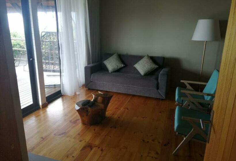 Montebelo Milibangalala Bay Resort