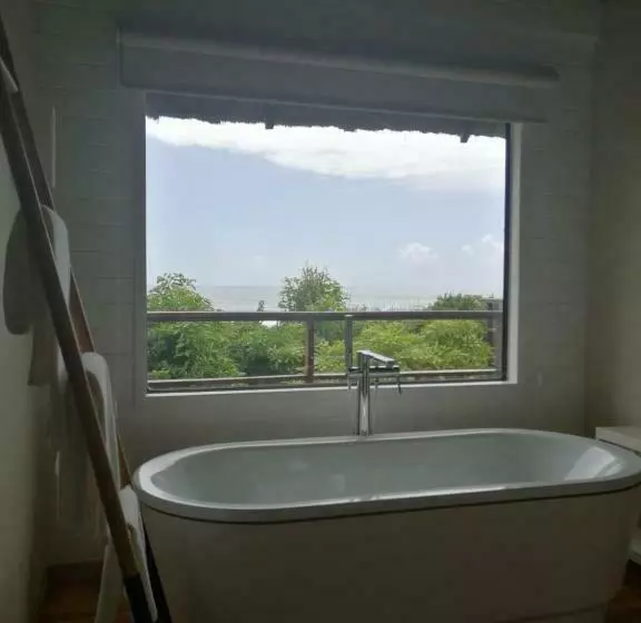 Montebelo Milibangalala Bay Resort