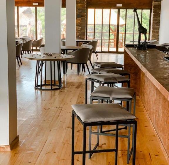 Montebelo Milibangalala Bay Resort