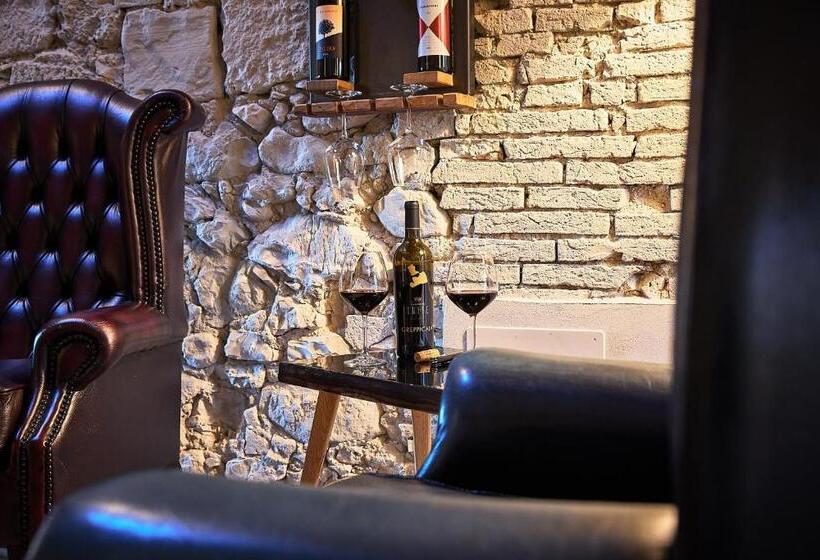 민박 Bolgheri Wine Suite