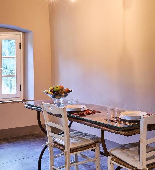 민박 Bolgheri Wine Suite