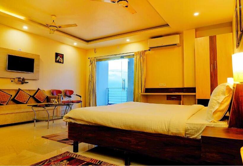 Hotelli The Kanchan Plaza