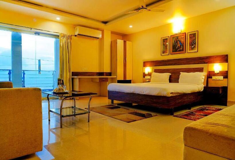 Hotelli The Kanchan Plaza