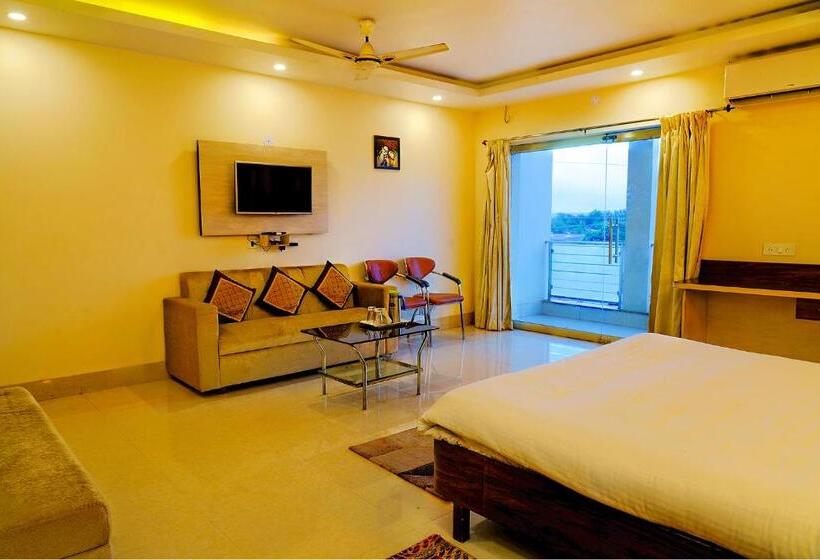 Hotelli The Kanchan Plaza