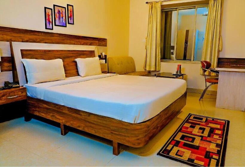 Hotelli The Kanchan Plaza