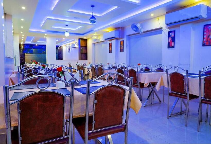 Hotelli The Kanchan Plaza