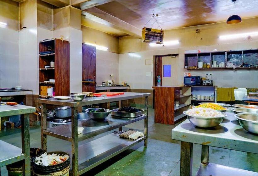 Hotelli The Kanchan Plaza