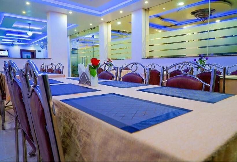 Hotelli The Kanchan Plaza