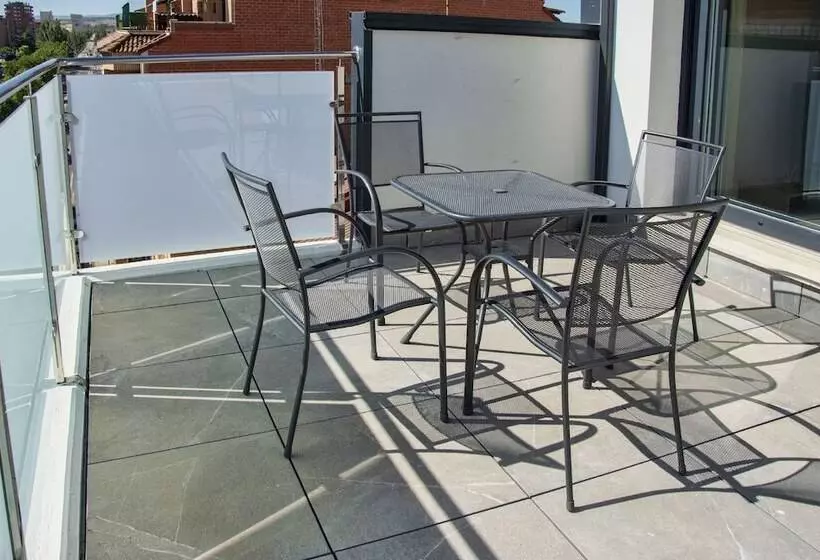 Aparthotel Essenzia De Castilla