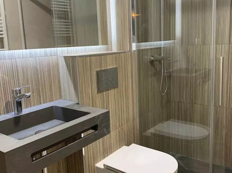 Aparthotel Essenzia De Castilla