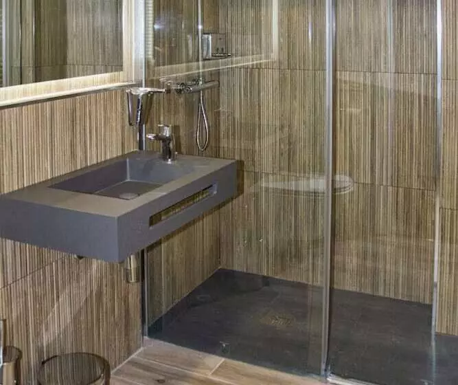 Aparthotel Essenzia De Castilla