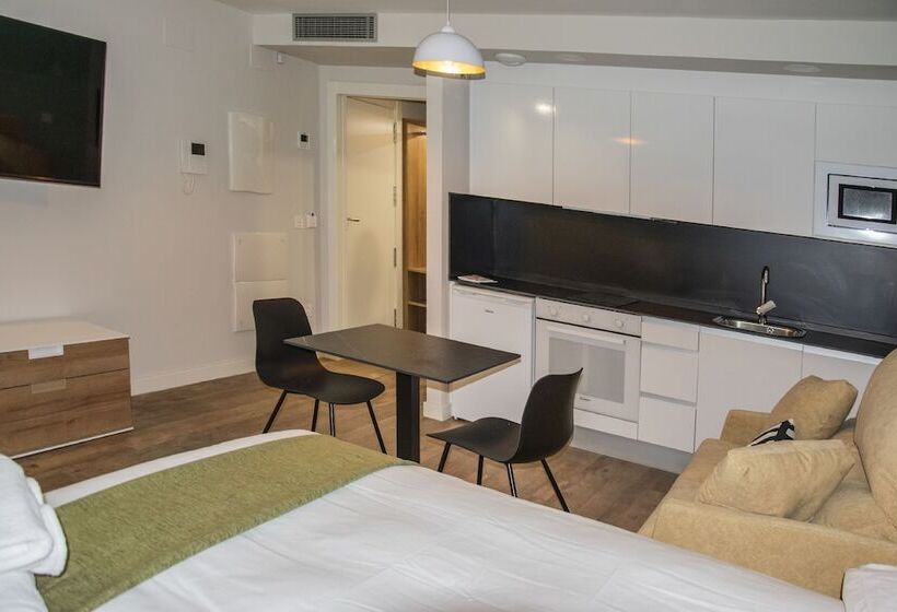 Aparthotel Essenzia De Castilla