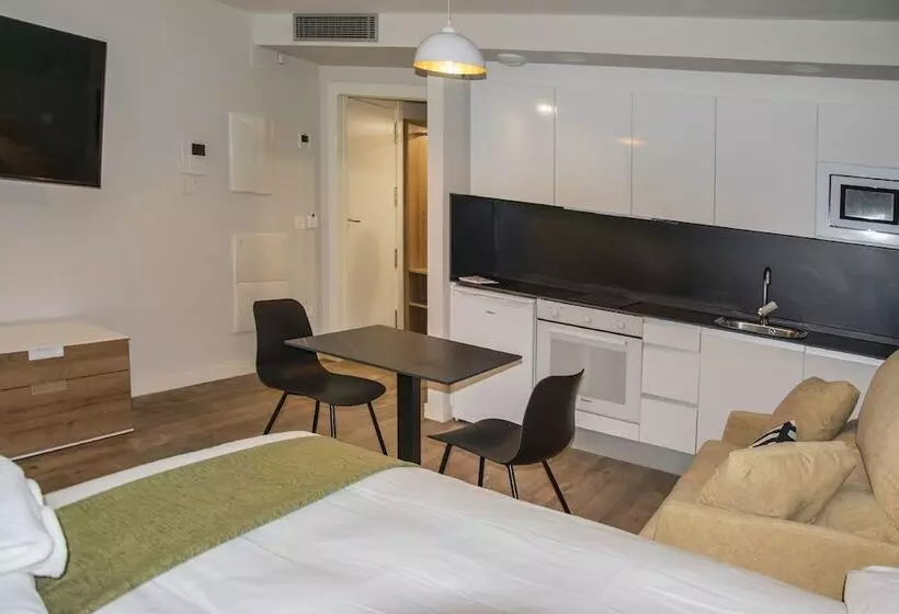 Aparthotel Essenzia De Castilla