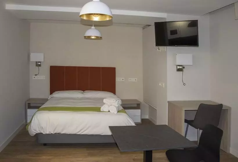 Aparthotel Essenzia De Castilla