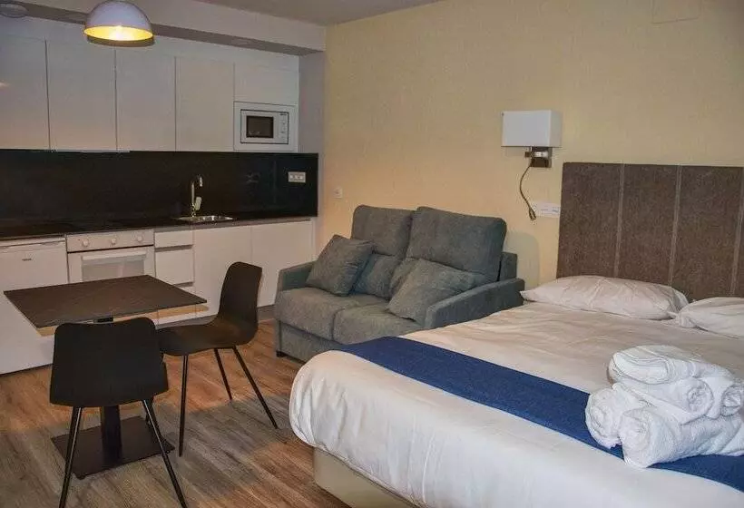 Aparthotel Essenzia De Castilla