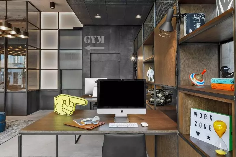 هتل Moxy Kaunas Center