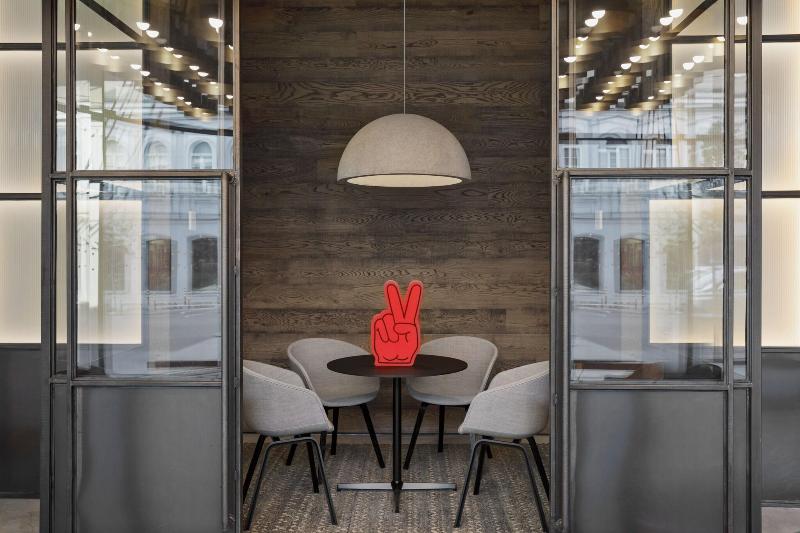 هتل Moxy Kaunas Center