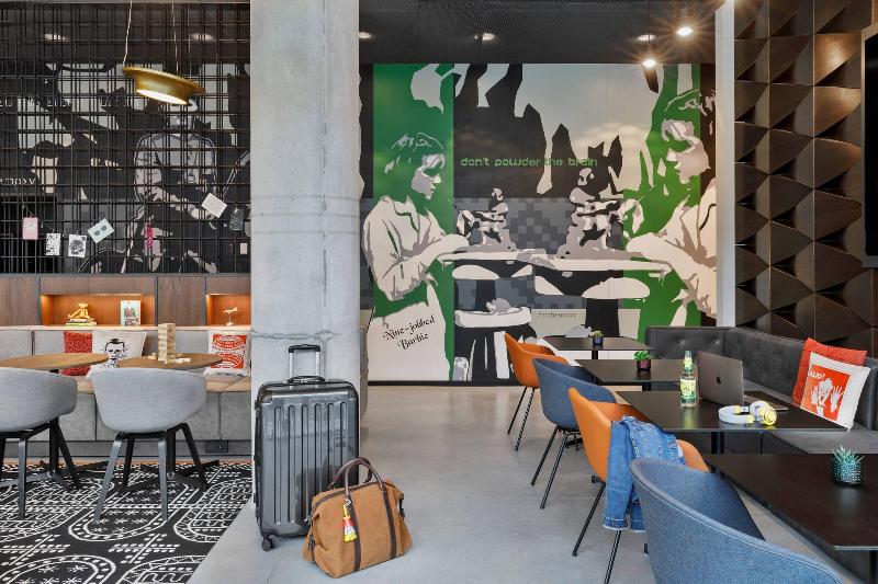 هتل Moxy Kaunas Center