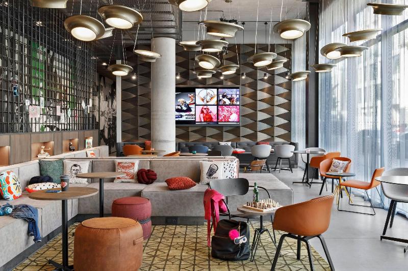 هتل Moxy Kaunas Center