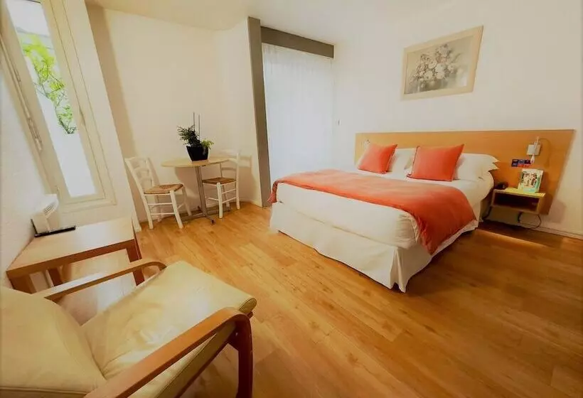 Hotelli Thermes Les Ecureuils