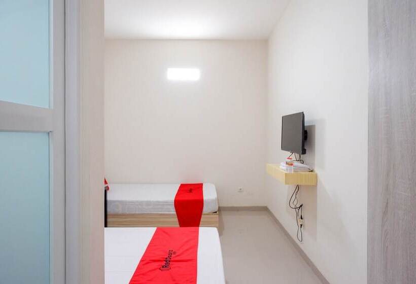 بنسيون Reddoorz Near Pacific Mall Tegal 2