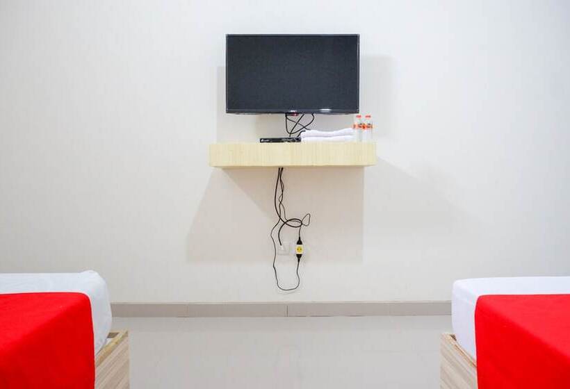 بنسيون Reddoorz Near Pacific Mall Tegal 2