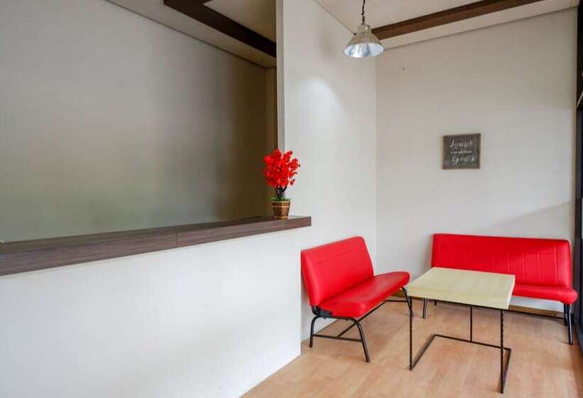 بنسيون Reddoorz Near Pacific Mall Tegal 2