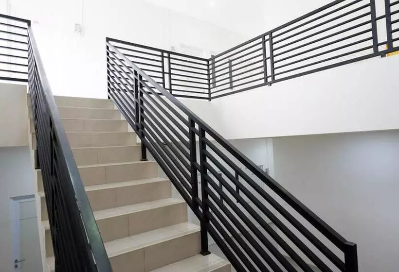 ペンション Reddoorz Near Pacific Mall Tegal 2