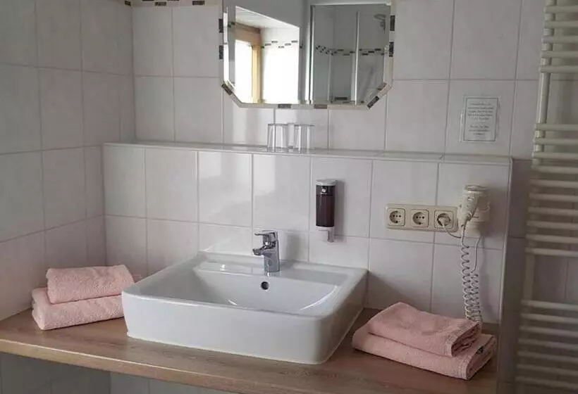 Retkeilymaja Garni Edelweiß