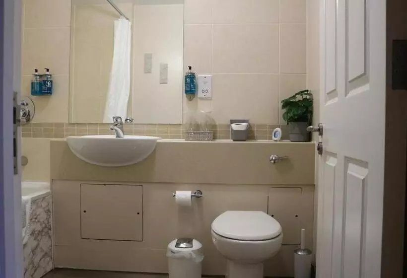 ユースホステル Norfolk Arms