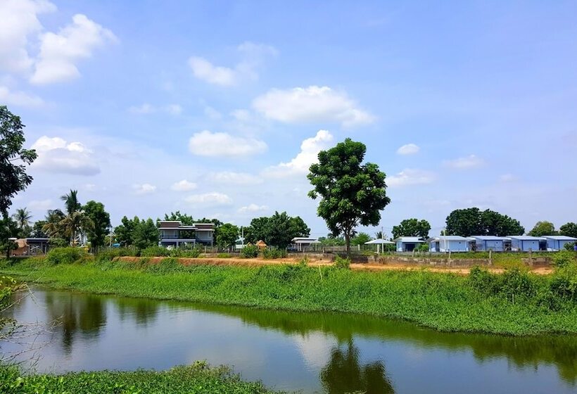 בית מלון כפרי Hideaway Resort Buriram