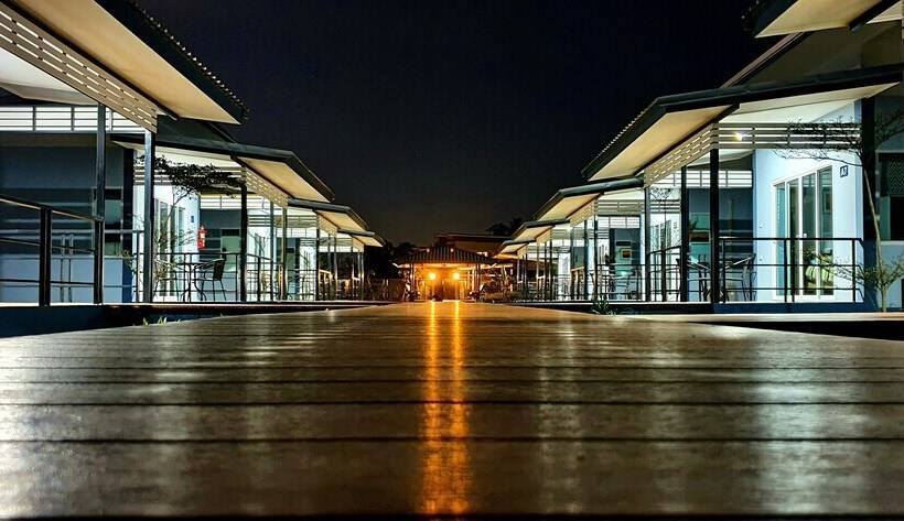 בית מלון כפרי Hideaway Resort Buriram