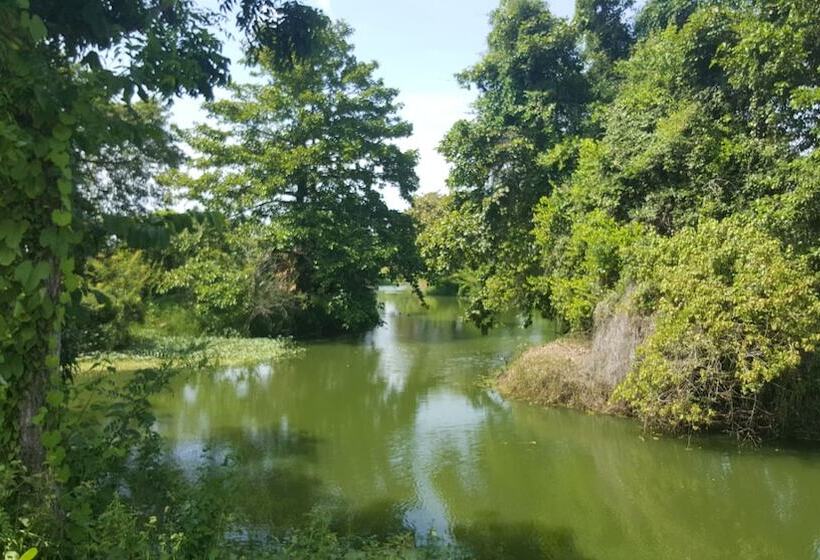 בית מלון כפרי Hideaway Resort Buriram