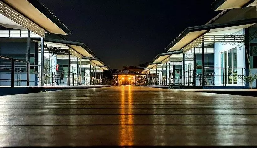 هتل Hideaway Resort Buriram