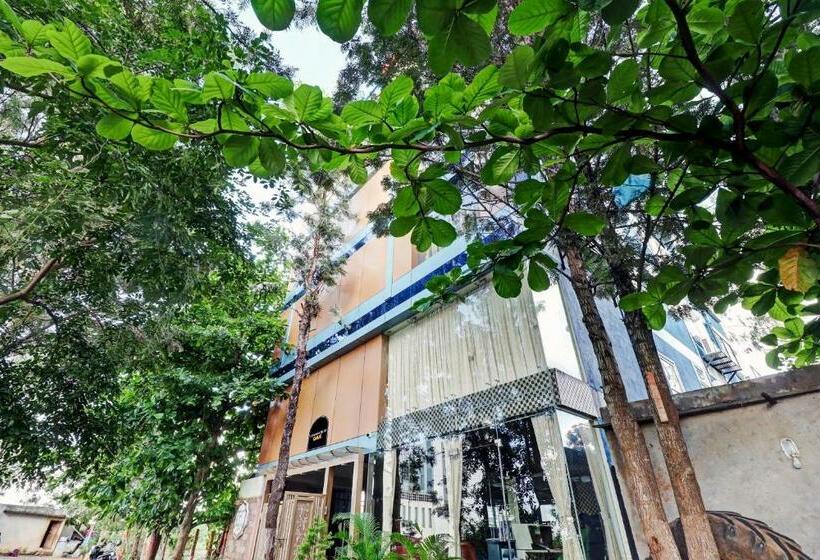 בית מלון כפרי Townhouse Oak Dreamland Suites