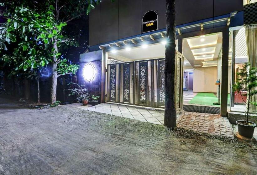 בית מלון כפרי Townhouse Oak Dreamland Suites