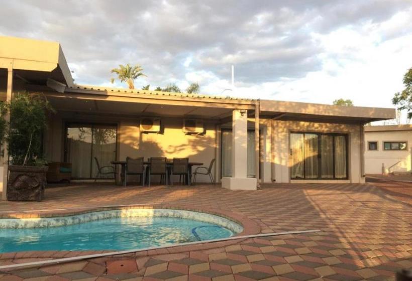 پانسیون Monu Self Catering Accommodation