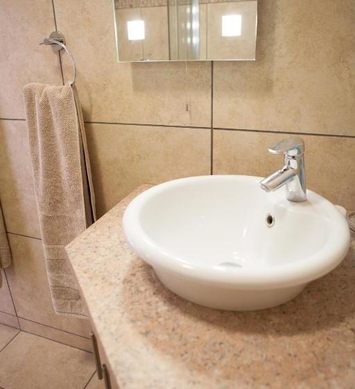 پانسیون Monu Self Catering Accommodation